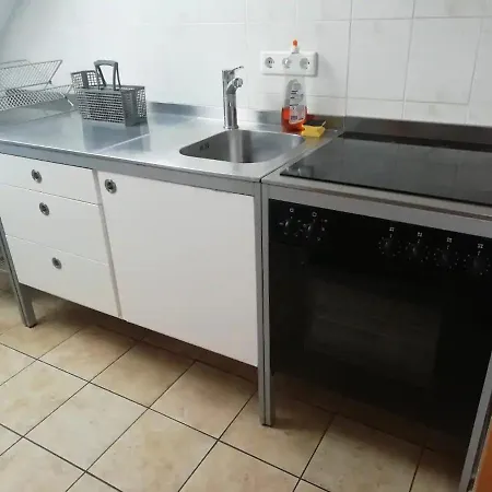 80m2 Obergeschoss Mit Balkon In *