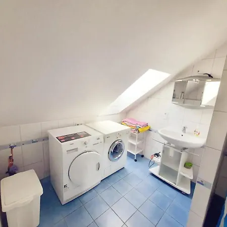 80m2 Obergeschoss Mit Balkon In Kassel