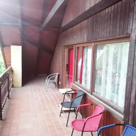 80m2 Obergeschoss Mit Balkon In *