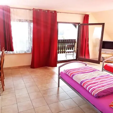 80m2 Obergeschoss Mit Balkon In Apartment