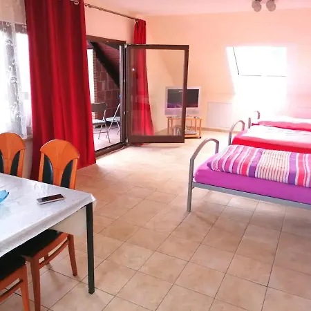 80m2 Obergeschoss Mit Balkon In Apartment *