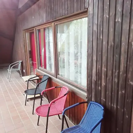 80m2 Obergeschoss Mit Balkon In Apartment